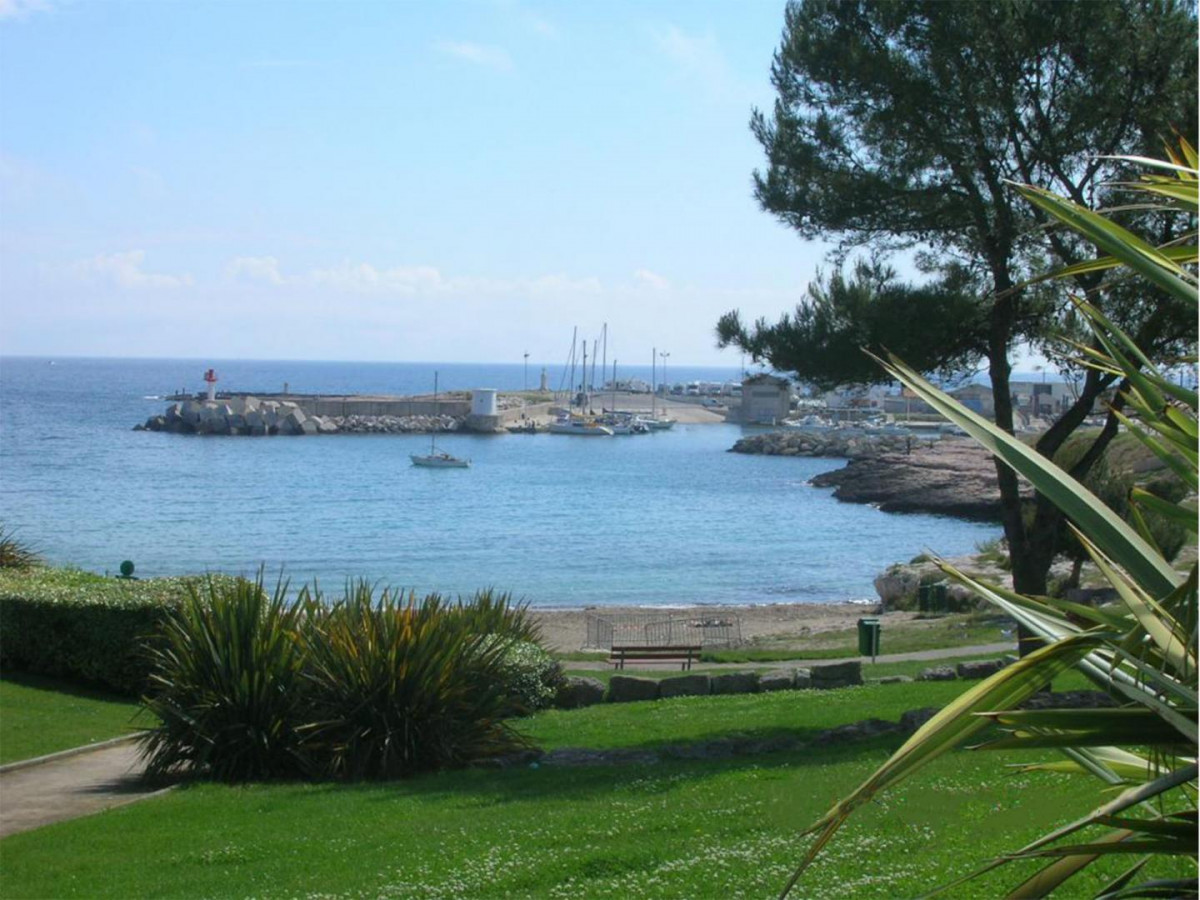 La plage de Carro à 300 mètres de la villa