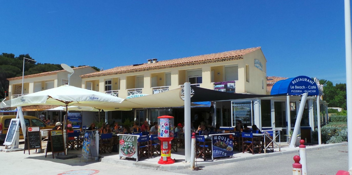 le_beach_cafe_3.jpg