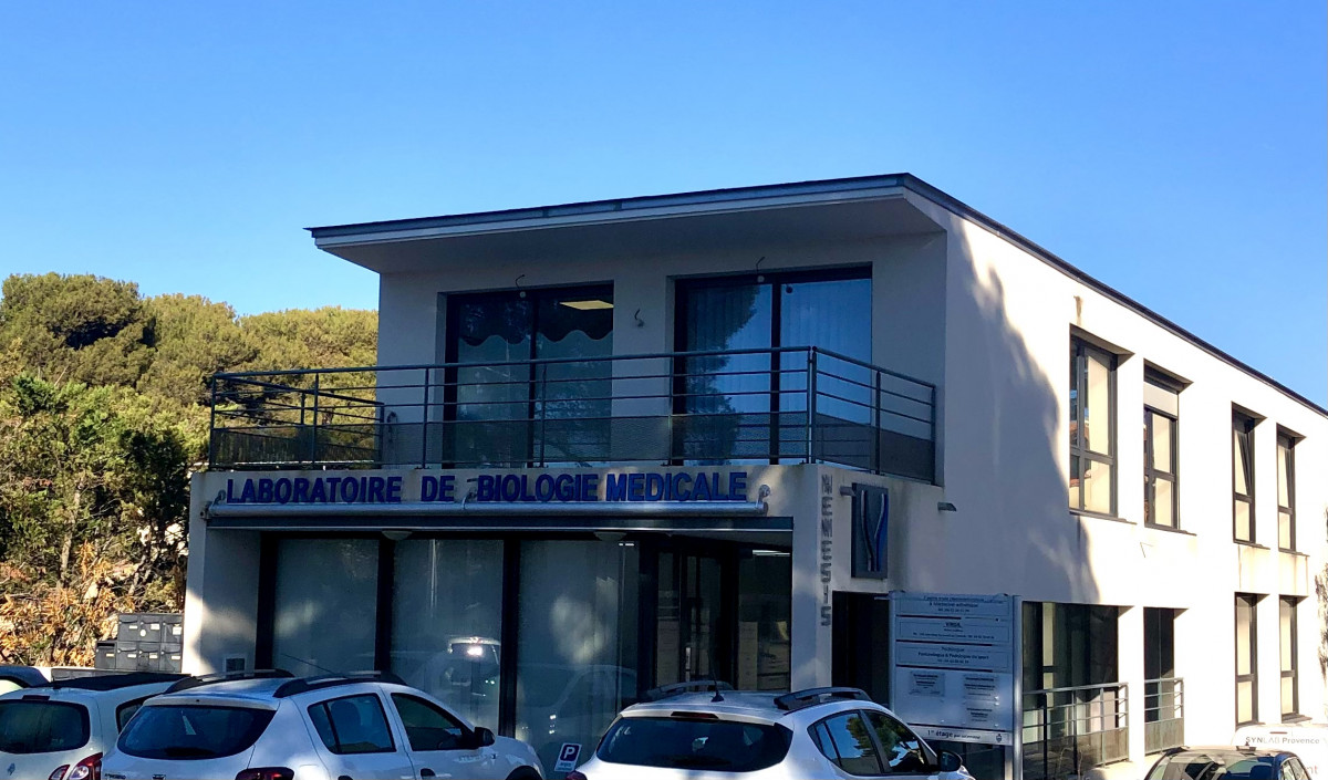laboratoire_analyses.jpeg