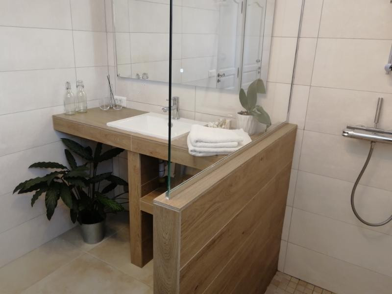 Douche ouverte (italienne), lavabo