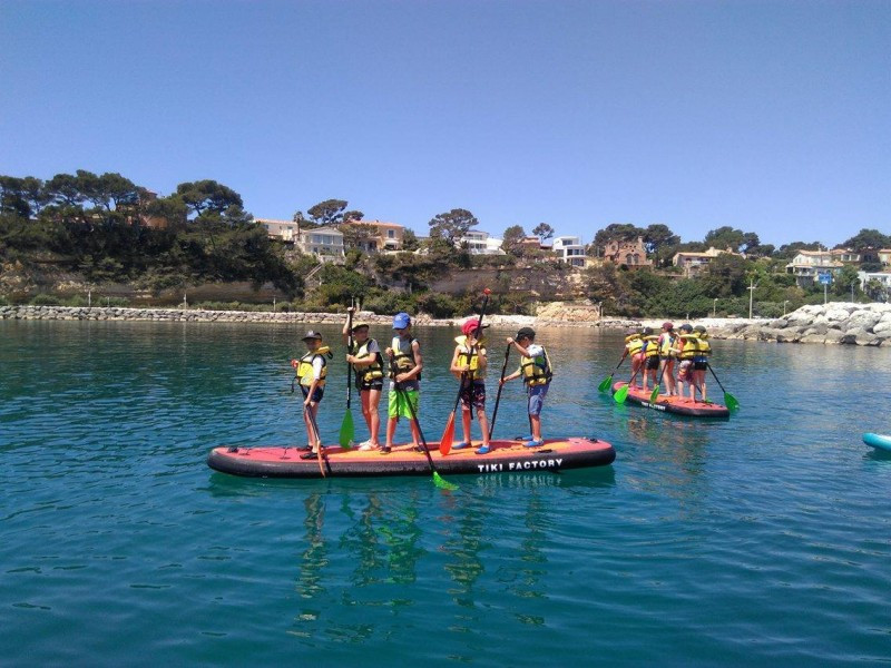 Giant paddleboard rental