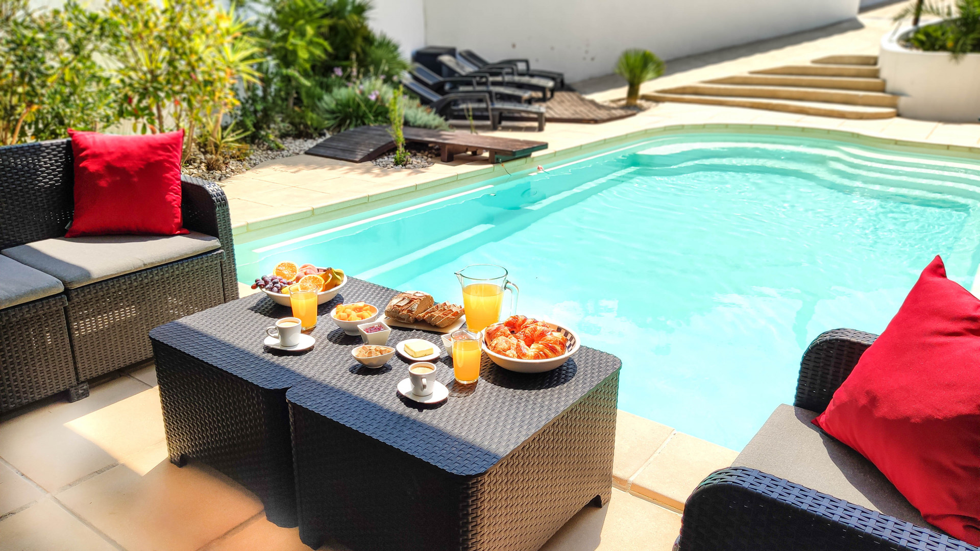 6_petit_dejeuner_paisible_au_bord_de_l_eau.jpg