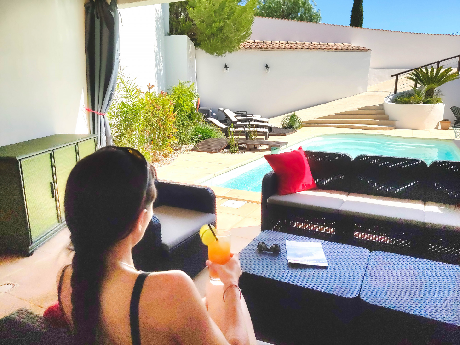 145_le_pool_house.jpg